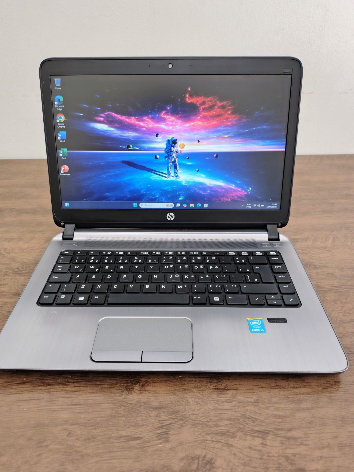 Notebook / Suporte - trabalho J1 Informática